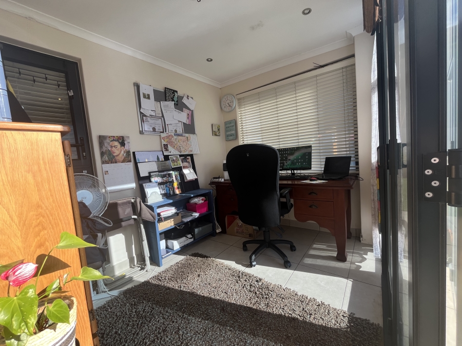 To Let 3 Bedroom Property for Rent in Big Bay Western Cape
